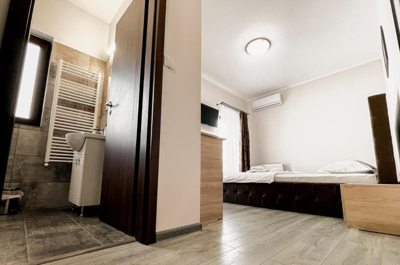 Pensiunea Balkan Gornea Luaran gambar